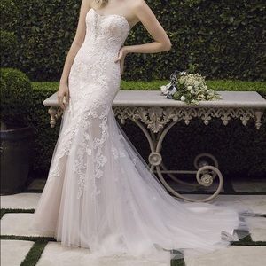 Never worn Casablanca Lotus #2242 Wedding Dress